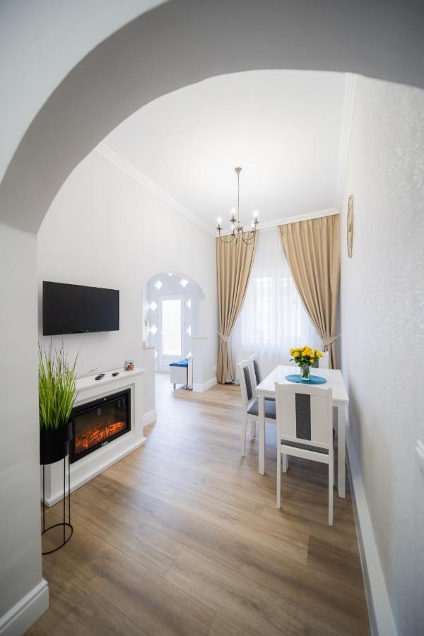 Bluesky Ultra-Central Premium Apartment أرادايا المظهر الخارجي الصورة